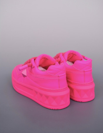  Valentino Garavani One Stud Low-Top Sneakers Neon Pink
