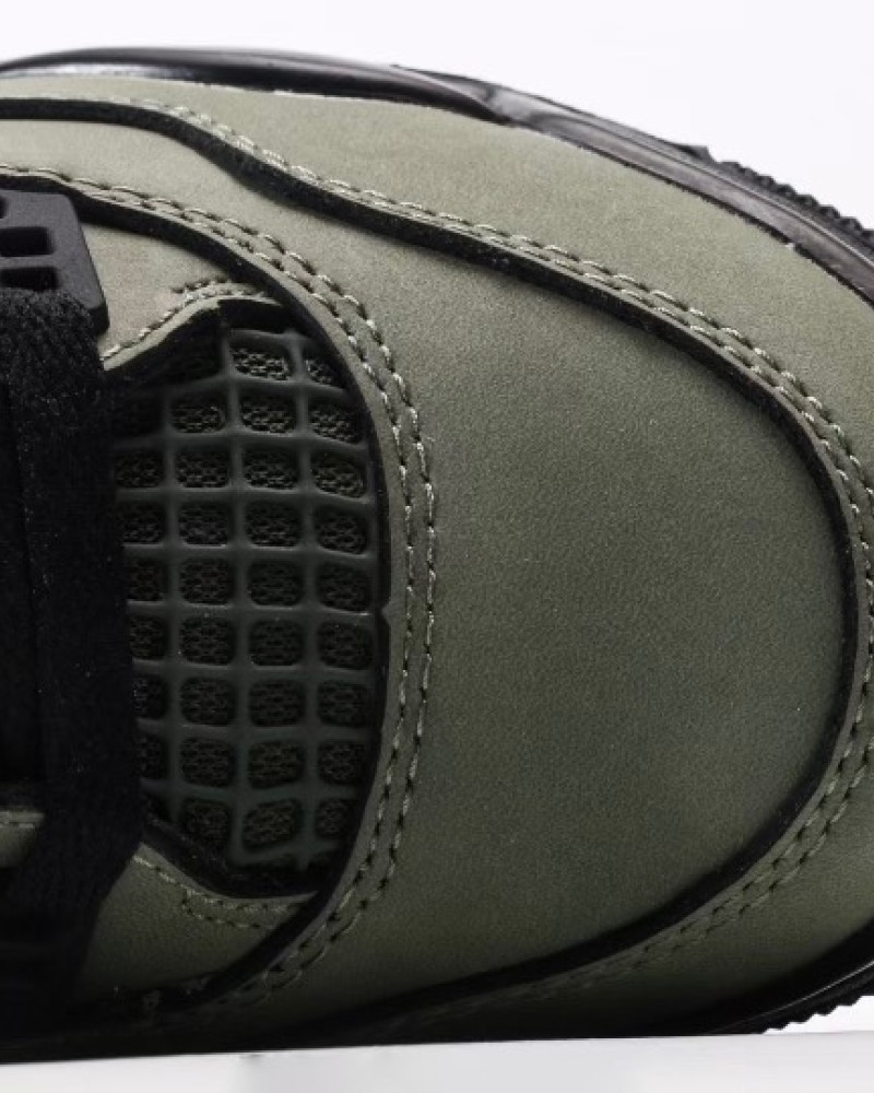 Air Jordan 4 "Undefeated" 