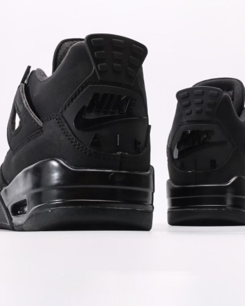 Air Jordan 4 Black Cat (2025) 