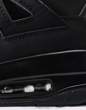Air Jordan 4 Black Cat (2025) 