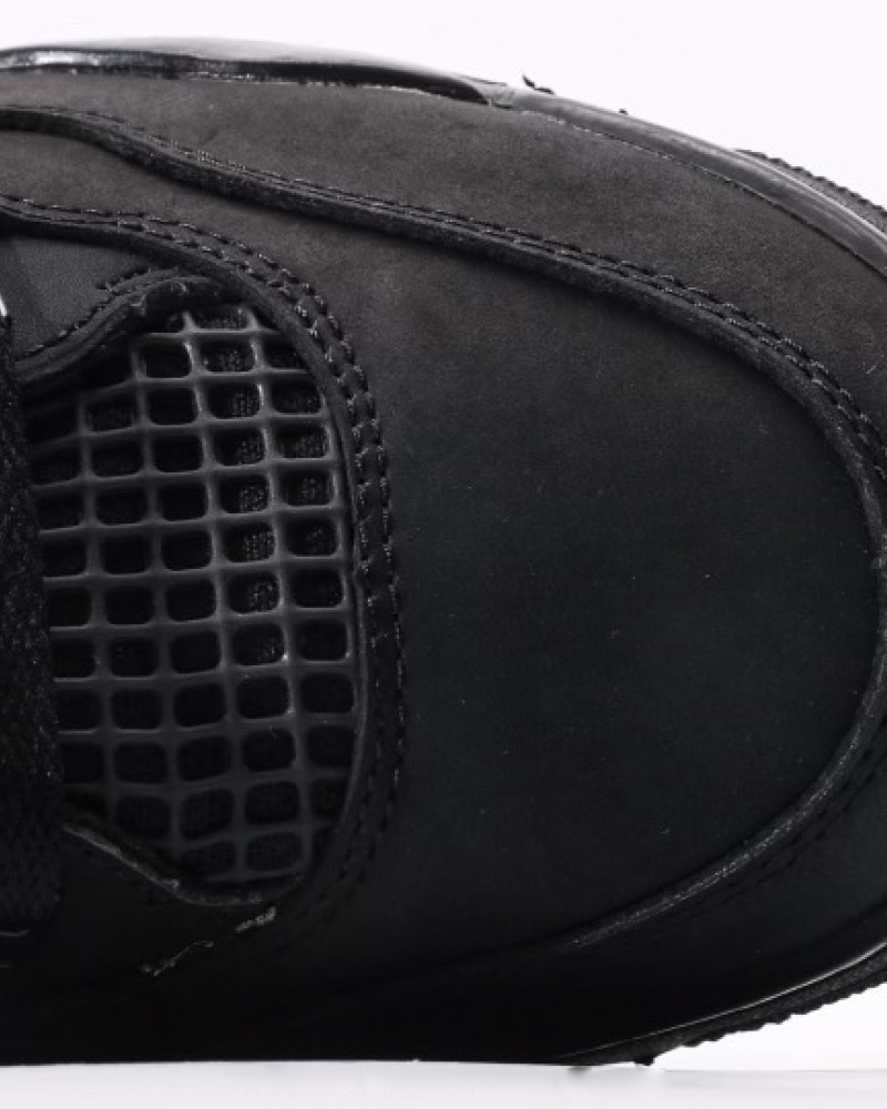 Air Jordan 4 Black Cat (2025) 