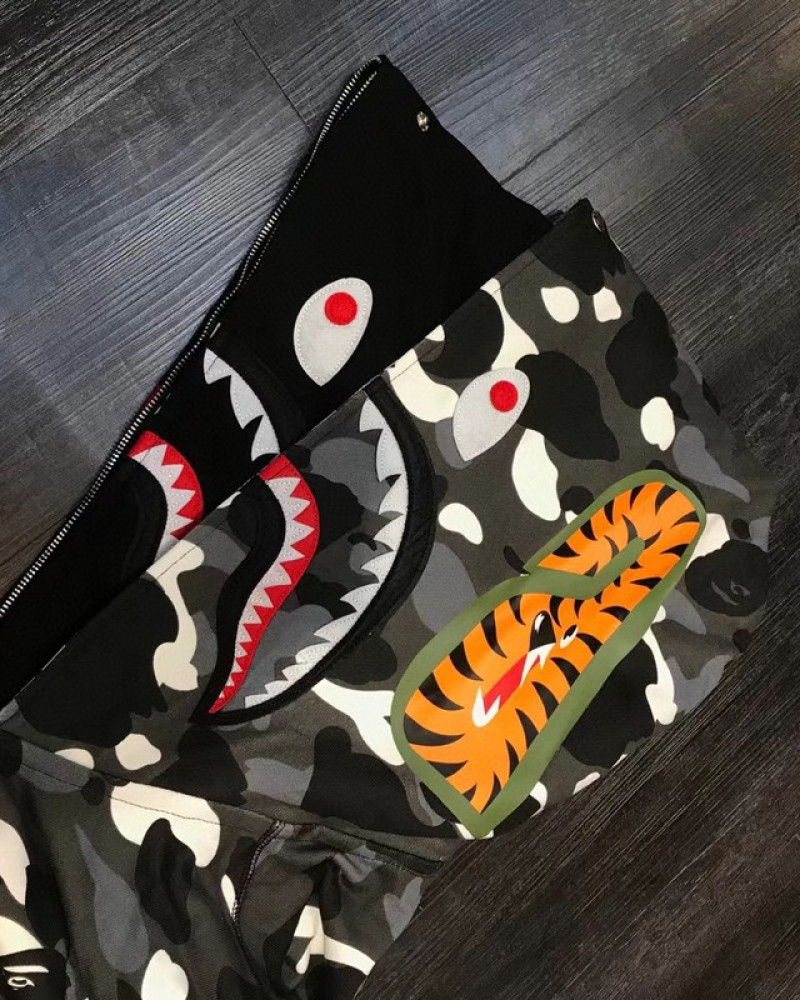 BAPE HOODIE 