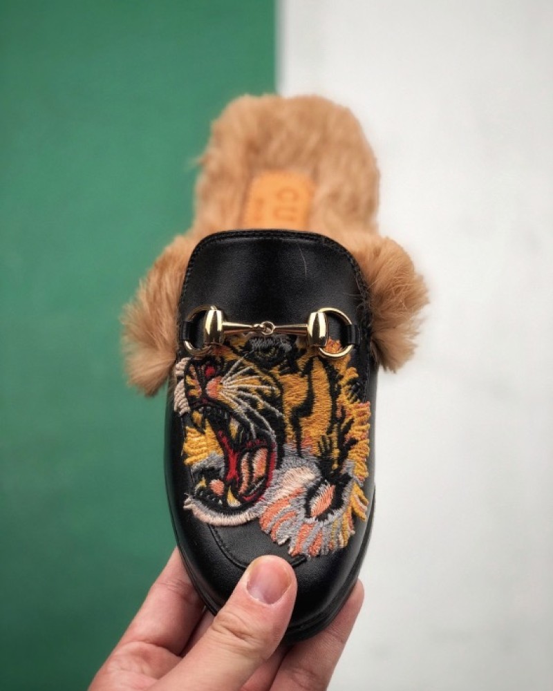 Gucci Princetown Leather Slippers Tiger Embroidery Fur Lining.