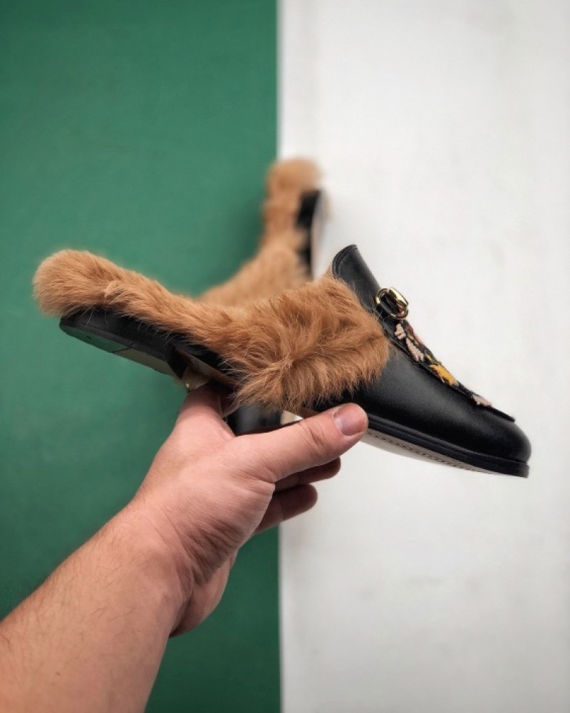 Gucci Princetown Leather Slippers Tiger Embroidery Fur Lining.