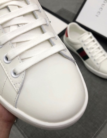 Gucci Ace Sneakers Embroidered Tiger 