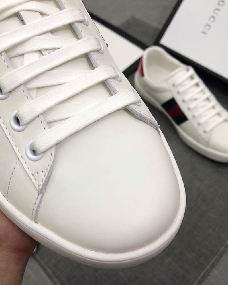 Gucci Ace Sneakers Embroidered Tiger 