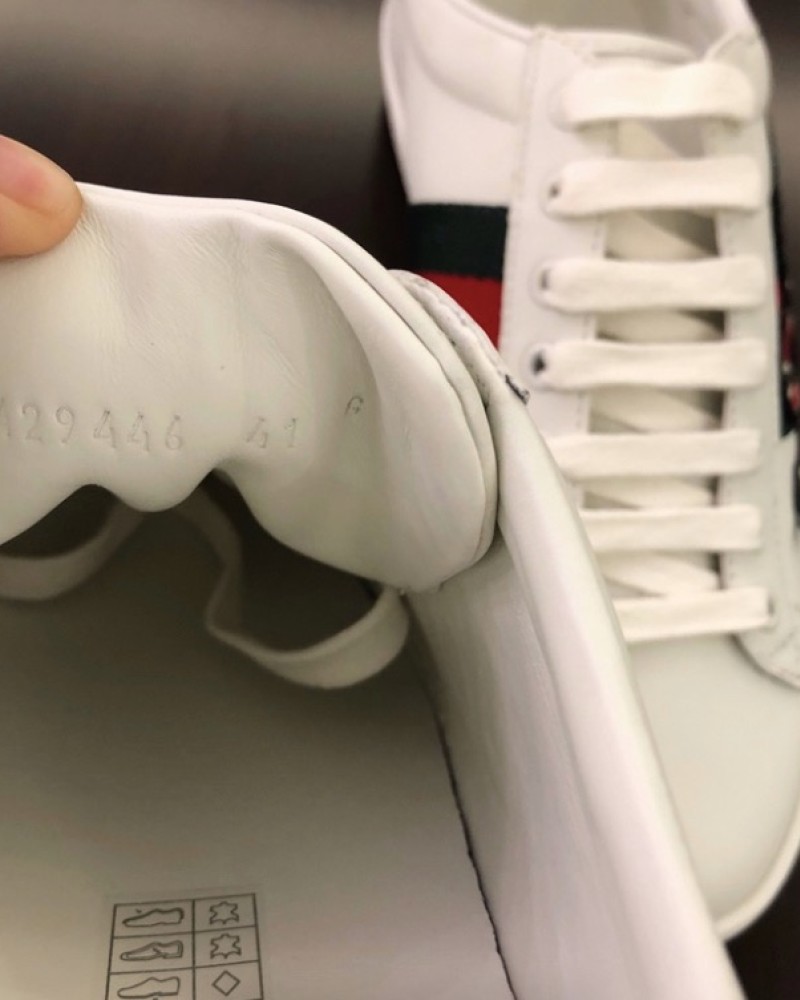  Gucci Ace Sneakers Embroidered Snake.