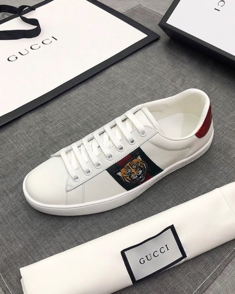Gucci Ace Sneakers Embroidered Tiger 