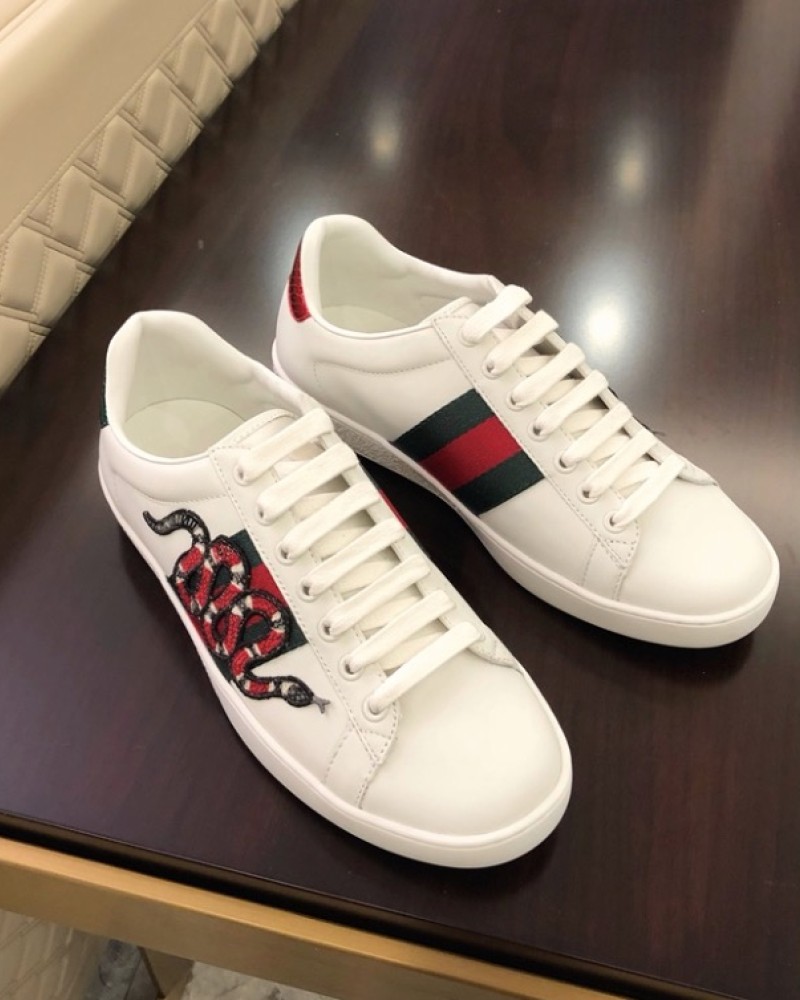  Gucci Ace Sneakers Embroidered Snake.
