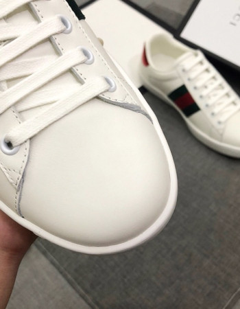 Gucci Ace Sneakers Embroidered Bee White Leather
