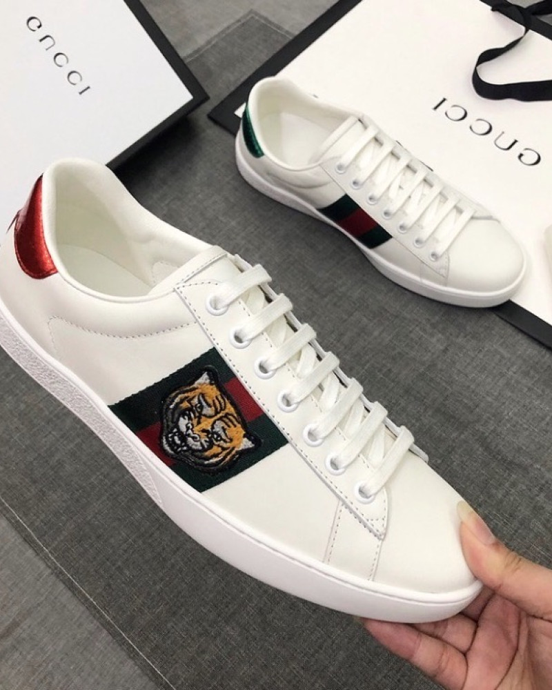 Gucci Ace Sneakers Embroidered Tiger 
