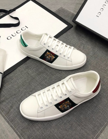 Gucci Ace Sneakers Embroidered Tiger 