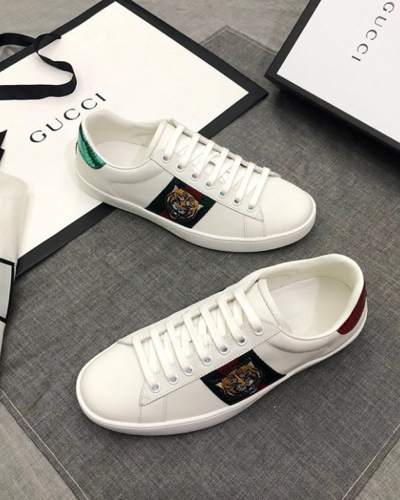 Gucci Ace Sneakers Embroidered Tiger 
