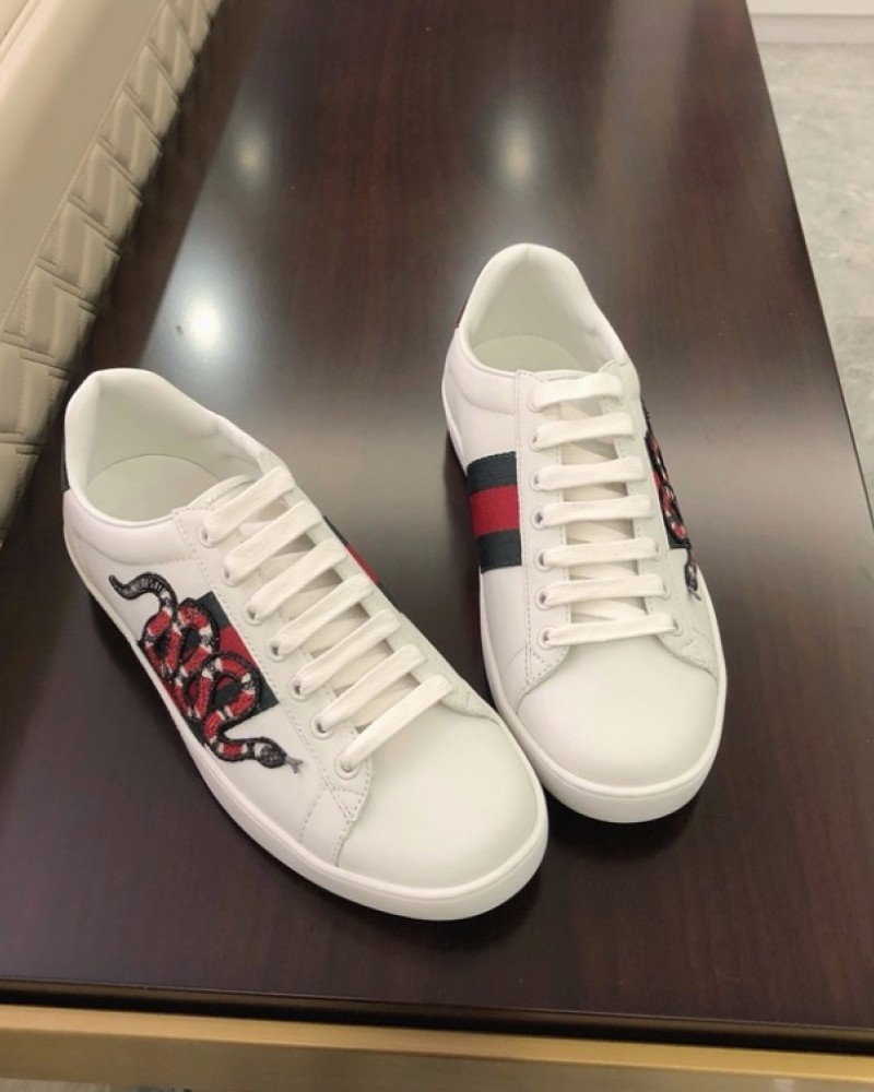  Gucci Ace Sneakers Embroidered Snake.