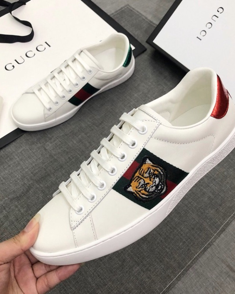 Gucci Ace Sneakers Embroidered Tiger 
