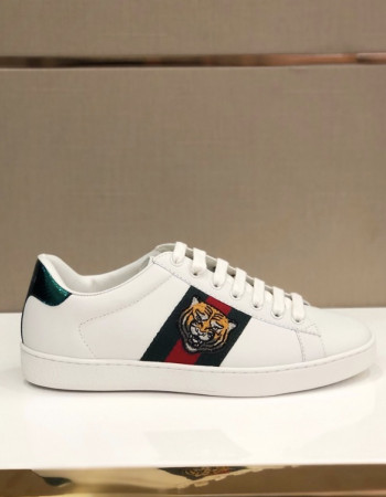Gucci Ace Sneakers Embroidered Tiger 